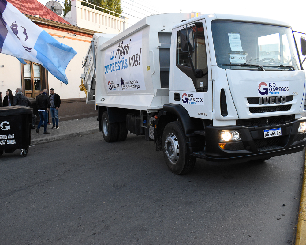 noticiaspuertosantacruz.com.ar - Imagen extraida de: https://www.riogallegos.gob.ar/noticias/se-suman-dos-camiones-recolectores-a-la-flota-municipal/