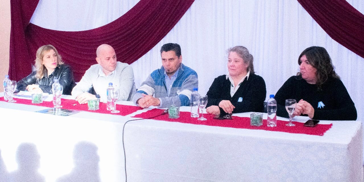 noticiaspuertosantacruz.com.ar - Imagen extraida de: https://www.riogallegos.gob.ar/noticias/presentaron-la-escuela-de-oficios-y-emprendimientos-en-la-cuenca-carbonifera/