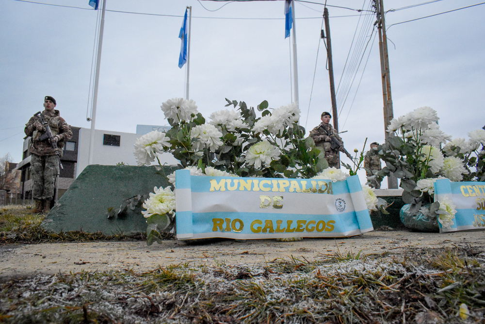 noticiaspuertosantacruz.com.ar - Imagen extraida de: https://www.riogallegos.gob.ar/noticias/se-llevo-adelante-el-emotivo-acto-en-homenaje-al-soldado-jose-honorio-ortega-a-42-anos-de-su-fallecimiento-en-la-guerra-de-malvinas/