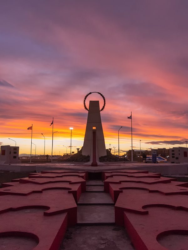 atardecer munumento malvinas.jpg sin firma